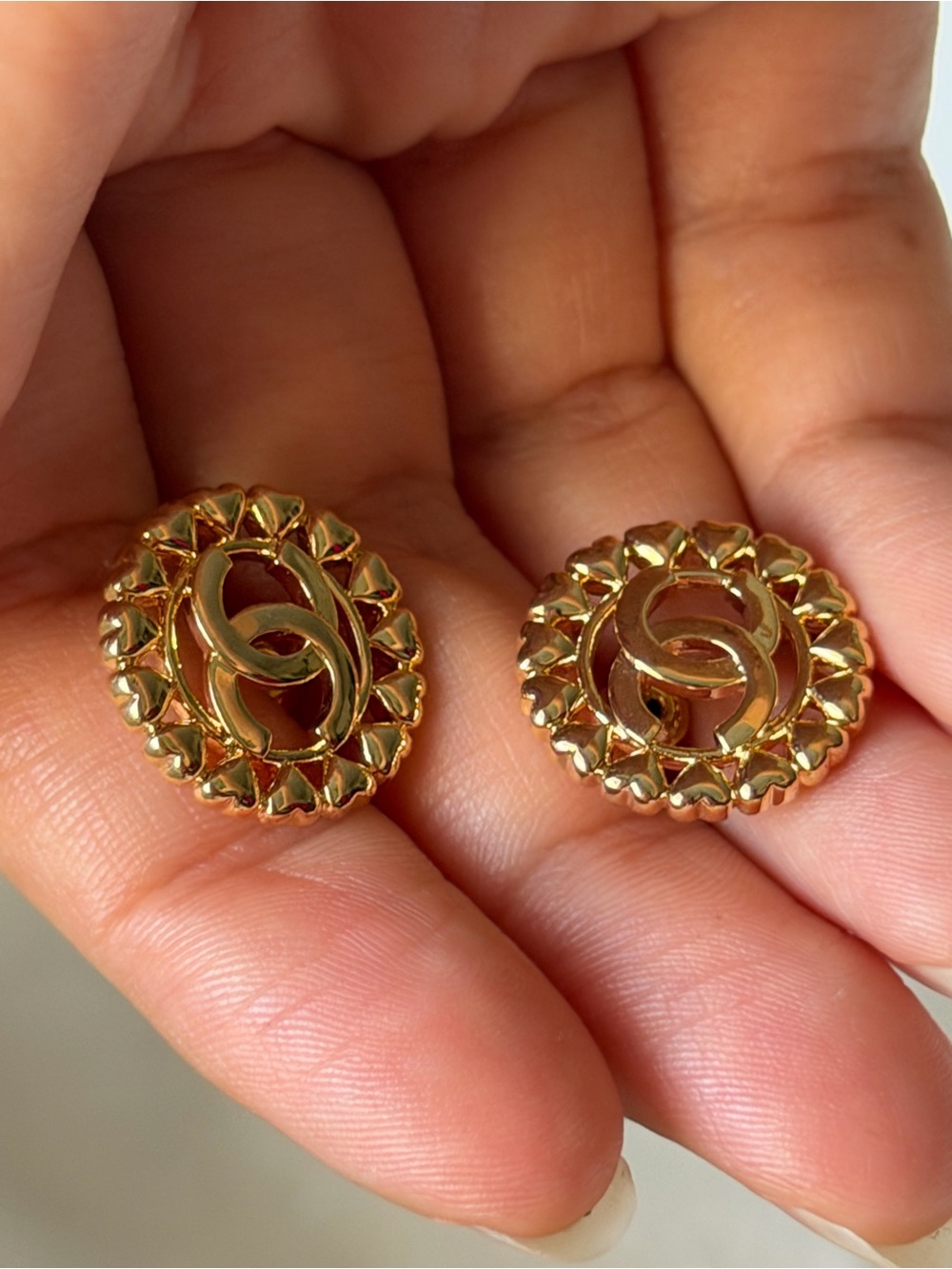 Chanel Hearts Interlocking Circle Earrings - Picture 13 of 13
